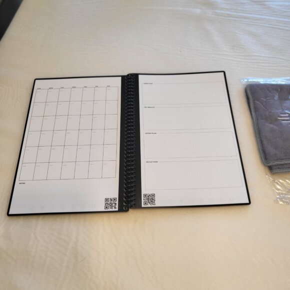 Rocketbook Fusion Planner Hybrid Reusable Planner and Notebook in One - Picture 4 of 11